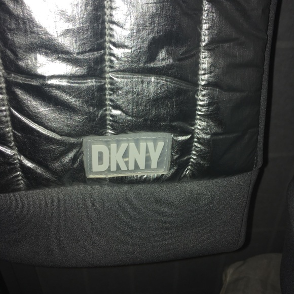 New with tags DKNY Mens Silver pullover crew neck Shirt top Size Large - Picture 5 of 11